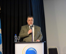 O secretário de Estado da Saúde, Beto Preto, esteve nesta quarta-feira (18) na Companhia de Tecnologia da Informação e Comunicação do Paraná (Celepar), em Curitiba, para mediar o evento “As novas tecnologias e seus impactos para a atividade hospitalar e de outros serviços de saúde”. Foto: Divulgação/SESA