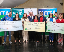O Governo do Estado entrega os três principais prêmios do sorteio de Setembro do programa Nota Paraná, de R$ 20 mil, R$ 30 mil e R$ 50 mil. A solenidade de premiação acontece no Hospital das Clínicas, em Curitiba nesta quinta-feira (19). Curitiba, 19/09/2019 - Foto: Geraldo Bubniak/AEN