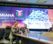Coletiva de imprensa do secretário da Segurança Pública, coronel Rômulo Marinho Soares, acompanhado do Delegado Geral Adjunto Riad Braga Farhat  e do delegado Marcos Fernando da Silva Fontes, sobre a integração da base de dados entre Paraná, São Paulo e Brasília que permitiu a identificação de uma pessoa suspeita da morte da menina Raquel Genofre,  nesta quinta-feira (19). Curitiba, 19/04/2019 - Foto: Geraldo Bubniak/AEN
