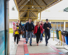 O governador Carlos Massa Ratinho Junior participa nesta segunda-feira (23) do plantio de árvores no Colégio Estadual Professora Maria Gai Grendel, no bairro Caximba, em Curitiba. O evento marcará o início do programa Paraná mais Verde, que vai incentivar o plantio de mudas de árvores nativas em todo o Estado.   23/09/2019 - Foto: Geraldo Bubniak/AEN