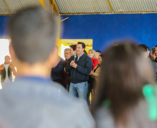 O governador Carlos Massa Ratinho Junior participa nesta segunda-feira (23) do plantio de árvores no Colégio Estadual Professora Maria Gai Grendel, no bairro Caximba, em Curitiba. O evento marcará o início do programa Paraná mais Verde, que vai incentivar o plantio de mudas de árvores nativas em todo o Estado.   23/09/2019 - Foto: Geraldo Bubniak/AEN
