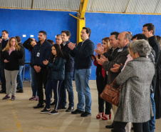 O governador Carlos Massa Ratinho Junior participa nesta segunda-feira (23) do plantio de árvores no Colégio Estadual Professora Maria Gai Grendel, no bairro Caximba, em Curitiba. O evento marcará o início do programa Paraná mais Verde, que vai incentivar o plantio de mudas de árvores nativas em todo o Estado.   23/09/2019 - Foto: Geraldo Bubniak/AEN