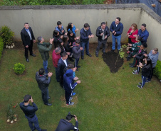 O governador Carlos Massa Ratinho Junior participa nesta segunda-feira (23) do plantio de árvores no Colégio Estadual Professora Maria Gai Grendel, no bairro Caximba, em Curitiba. O evento marcará o início do programa Paraná mais Verde, que vai incentivar o plantio de mudas de árvores nativas em todo o Estado.   23/09/2019 - Foto: José Fernando Ogura/AEN