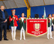 O governador Carlos Massa Ratinho Junior participou nesta segunda-feira (23), do plantio de árvores no Colégio Estadual Professora Maria Gai Grendel, no bairro Caximba, em Curitiba. O evento marcará o início do programa Paraná mais Verde, que vai incentivar o plantio de mudas de árvores nativas em todo o Estado. 