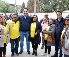 O governador Carlos Massa Ratinho Junior participou nesta segunda-feira (23), do plantio de árvores no Colégio Estadual Professora Maria Gai Grendel, no bairro Caximba, em Curitiba. O evento marcará o início do programa Paraná mais Verde, que vai incentivar o plantio de mudas de árvores nativas em todo o Estado. 