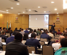 Os novos servidores estaduais iniciaram nesta segunda-feira (23) o Curso de Integração Funcional promovido pela Escola de Gestão do Paraná (EGP). Esta é a primeira vez que o Estado organiza uma formação de caráter sistêmico, para preparar os novos servidores públicos para suas atividades no poder executivo estadual.Foto: Gilson Abreu/AEN