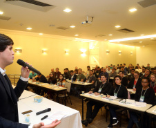 Os novos servidores estaduais iniciaram nesta segunda-feira (23) o Curso de Integração Funcional promovido pela Escola de Gestão do Paraná (EGP). Esta é a primeira vez que o Estado organiza uma formação de caráter sistêmico, para preparar os novos servidores públicos para suas atividades no poder executivo estadual.Foto: Gilson Abreu/AEN