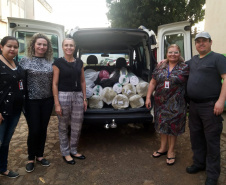 Presas da Penitenciária Feminina de Foz do Iguaçu - Unidade de Progressão (PFF-UP) receberam mais de 900m de tecidos para a confecção de 500 lençóis e toalhas de banho a serem usadas pelas detentas da própria unidade