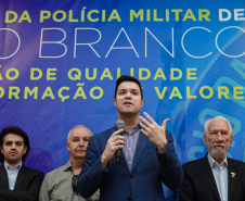 O Governo do Paraná deu início nesta quarta-feira (25) ao processo de implantação do Colégio da Polícia Militar de Pato Branco, que vai ocupar a estrutura do atual Colégio Estadual La Salle