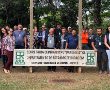 Servidores prestes a se aposentar no Departamento de Estradas de Rodagem (DER) tiveram a oportunidade nunca antes dada pela administração estadual. Eles e todos que trabalham nas unidades do Paraná participaram da primeira fase da implantação do Programa de Integração e Compliance, desenvolvido pela Controladoria-Geral do Estado, que consiste em entrevistas para mapeamento de riscos ao serviço público. Foto: Divulgação/CGE