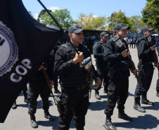 A Polícia Civil do Paraná promoveu uma solenidade de encerramento do 6º Curso de Operações Policiais, nesta sexta-feira (27), nas dependências do Centro de Operações Policiais Especiais. O curso destinado a agentes de segurança pública teve início no dia 2 de setembro com uma turma de 26 alunos. Apenas 15 chegaram ao fim e se formaram, entre eles duas mulheres. Foto: Divulgação/Polícia Civil