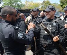 A Polícia Civil do Paraná promoveu uma solenidade de encerramento do 6º Curso de Operações Policiais, nesta sexta-feira (27), nas dependências do Centro de Operações Policiais Especiais. O curso destinado a agentes de segurança pública teve início no dia 2 de setembro com uma turma de 26 alunos. Apenas 15 chegaram ao fim e se formaram, entre eles duas mulheres. Foto: Divulgação/Polícia Civil