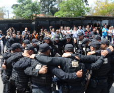 A Polícia Civil do Paraná promoveu uma solenidade de encerramento do 6º Curso de Operações Policiais, nesta sexta-feira (27), nas dependências do Centro de Operações Policiais Especiais. O curso destinado a agentes de segurança pública teve início no dia 2 de setembro com uma turma de 26 alunos. Apenas 15 chegaram ao fim e se formaram, entre eles duas mulheres. Foto: Divulgação/Polícia Civil