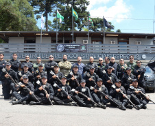 A Polícia Civil do Paraná promoveu uma solenidade de encerramento do 6º Curso de Operações Policiais, nesta sexta-feira (27), nas dependências do Centro de Operações Policiais Especiais. O curso destinado a agentes de segurança pública teve início no dia 2 de setembro com uma turma de 26 alunos. Apenas 15 chegaram ao fim e se formaram, entre eles duas mulheres. Foto: Divulgação/Polícia Civil