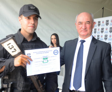 A Polícia Civil do Paraná promoveu uma solenidade de encerramento do 6º Curso de Operações Policiais, nesta sexta-feira (27), nas dependências do Centro de Operações Policiais Especiais. O curso destinado a agentes de segurança pública teve início no dia 2 de setembro com uma turma de 26 alunos. Apenas 15 chegaram ao fim e se formaram, entre eles duas mulheres. Foto: Divulgação/Polícia Civil