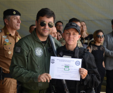 A Polícia Civil do Paraná promoveu uma solenidade de encerramento do 6º Curso de Operações Policiais, nesta sexta-feira (27), nas dependências do Centro de Operações Policiais Especiais. O curso destinado a agentes de segurança pública teve início no dia 2 de setembro com uma turma de 26 alunos. Apenas 15 chegaram ao fim e se formaram, entre eles duas mulheres. Foto: Divulgação/Polícia Civil