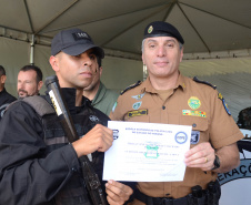 A Polícia Civil do Paraná promoveu uma solenidade de encerramento do 6º Curso de Operações Policiais, nesta sexta-feira (27), nas dependências do Centro de Operações Policiais Especiais. O curso destinado a agentes de segurança pública teve início no dia 2 de setembro com uma turma de 26 alunos. Apenas 15 chegaram ao fim e se formaram, entre eles duas mulheres. Foto: Divulgação/Polícia Civil