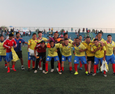 Depois de dois dias de disputas, a seleção da Colômbia sagrou-se a campeã da etapa paranaense da Copa dos Refugiados e Migrantes 2019. Na final, realizada neste domingo (29), no estádio do Pinhão, de São José dos Pinhais, os colombianos venceram o time da Argentina nos pênaltis, após empate por 1 a 1, e representarão o Paraná e seu país de origem na etapa final no Maracanã (Rio de Janeiro), com os vencedores de cada estado. Foto: Divulgação/SEJUF