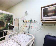 O governador Carlos Massa Ratinho Junior inaugura nesta terça-feira (01), novos leitos de UTI do Hospital de Reabilitação Ana Carolina Moura Xavier, de Curitiba. O espaço, que estava fechado há dez anos.  01/10/2019 - Foto: Geraldo Bubniak/AEN