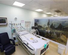 O governador Carlos Massa Ratinho Junior inaugura nesta terça-feira (01), novos leitos de UTI do Hospital de Reabilitação Ana Carolina Moura Xavier, de Curitiba. O espaço, que estava fechado há dez anos.  01/10/2019 - Foto: Geraldo Bubniak/AEN