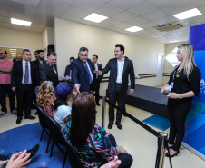 O governador Carlos Massa Ratinho Junior inaugura nesta terça-feira (01), novos leitos de UTI do Hospital de Reabilitação Ana Carolina Moura Xavier, de Curitiba. O espaço, que estava fechado há dez anos.  01/10/2019 - Foto: Geraldo Bubniak/AEN
