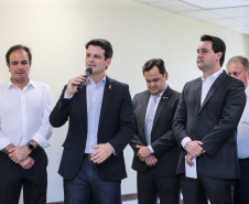 O governador Carlos Massa Ratinho Junior inaugura nesta terça-feira (01), novos leitos de UTI do Hospital de Reabilitação Ana Carolina Moura Xavier, de Curitiba. O espaço, que estava fechado há dez anos.  01/10/2019 - Foto: Geraldo Bubniak/AEN