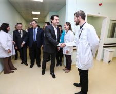 O governador Carlos Massa Ratinho Junior inaugura nesta terça-feira (01), novos leitos de UTI do Hospital de Reabilitação Ana Carolina Moura Xavier, de Curitiba. O espaço, que estava fechado há dez anos.  01/10/2019 - Foto: Geraldo Bubniak/AEN