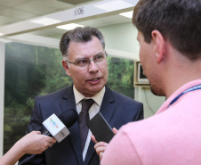 O governador Carlos Massa Ratinho Junior inaugura nesta terça-feira (01), novos leitos de UTI do Hospital de Reabilitação Ana Carolina Moura Xavier, de Curitiba. O espaço, que estava fechado há dez anos.  Na foto o Direção Geral - Dr. Geci Labres de Souza Júnior.
 01/10/2019 - Foto: Geraldo Bubniak/AEN