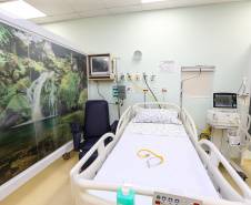 O governador Carlos Massa Ratinho Junior inaugura nesta terça-feira (01), novos leitos de UTI do Hospital de Reabilitação Ana Carolina Moura Xavier, de Curitiba. O espaço, que estava fechado há dez anos.  01/10/2019 - Foto: Geraldo Bubniak/AEN