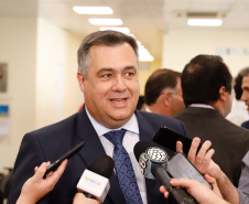 O Hospital de Reabilitação Ana Carolina Moura Xavier (CHR), de Curitiba, recebe dez novos leitos de Unidade de Terapia Intensiva (UTI). O espaço estava fechado há dez anos e foi inaugurado pelo governador Carlos Massa Ratinho Junior nesta terça-feira (1°). O investimento da Secretaria da Saúde na abertura da UTI é de R$ 1,5 milhão.
