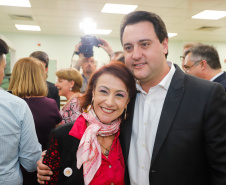 O Hospital de Reabilitação Ana Carolina Moura Xavier (CHR), de Curitiba, recebe dez novos leitos de Unidade de Terapia Intensiva (UTI). O espaço estava fechado há dez anos e foi inaugurado pelo governador Carlos Massa Ratinho Junior nesta terça-feira (1°). O investimento da Secretaria da Saúde na abertura da UTI é de R$ 1,5 milhão.