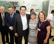 O Hospital de Reabilitação Ana Carolina Moura Xavier (CHR), de Curitiba, recebe dez novos leitos de Unidade de Terapia Intensiva (UTI). O espaço estava fechado há dez anos e foi inaugurado pelo governador Carlos Massa Ratinho Junior nesta terça-feira (1°). O investimento da Secretaria da Saúde na abertura da UTI é de R$ 1,5 milhão.