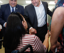 O Hospital de Reabilitação Ana Carolina Moura Xavier (CHR), de Curitiba, recebe dez novos leitos de Unidade de Terapia Intensiva (UTI). O espaço estava fechado há dez anos e foi inaugurado pelo governador Carlos Massa Ratinho Junior nesta terça-feira (1°). O investimento da Secretaria da Saúde na abertura da UTI é de R$ 1,5 milhão.