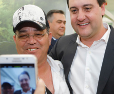 O Hospital de Reabilitação Ana Carolina Moura Xavier (CHR), de Curitiba, recebe dez novos leitos de Unidade de Terapia Intensiva (UTI). O espaço estava fechado há dez anos e foi inaugurado pelo governador Carlos Massa Ratinho Junior nesta terça-feira (1°). O investimento da Secretaria da Saúde na abertura da UTI é de R$ 1,5 milhão.