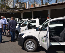 O Governo do Estado entregou nesta terça-feira (1) cinco veículos caminhonete, acompanhados de kits de equipamentos para modernização das centrais públicas de abastecimento. Nesta etapa, foram beneficiados os municípios de Rebouças, Dois Vizinhos, Palmas, Salgado Filho e Cruzeiro do Sul, totalizando 44 municípios beneficiados. Foto; Divulgação/SEAB