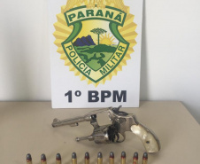 Nesta manhã foram apreendidos sete armas de fogo, R$ 6 mil em dinheiro e uma carga de cigarro contrabandeada foi recuperada. Em outras fases da investigação foram presas nove pessoas e apreendidos um quilo de crack, 1,3 quilo de cocaína, 50 munições e quatro veículos. Foto: Divulgação/SESP