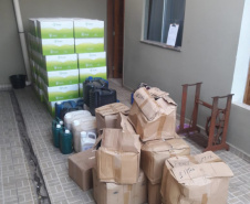 Nesta manhã foram apreendidos sete armas de fogo, R$ 6 mil em dinheiro e uma carga de cigarro contrabandeada foi recuperada. Em outras fases da investigação foram presas nove pessoas e apreendidos um quilo de crack, 1,3 quilo de cocaína, 50 munições e quatro veículos. Foto: Divulgação/SESP