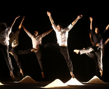 Abertura do 17º Festival de Dança de Londrina.