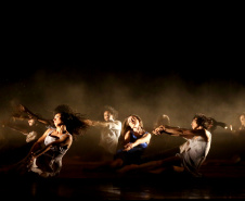 Abertura do 17º Festival de Dança de Londrina.