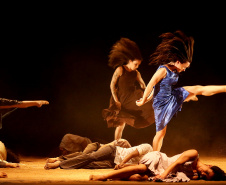 Abertura do 17º Festival de Dança de Londrina.