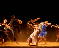 Abertura do 17º Festival de Dança de Londrina.