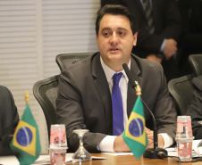 O governador Carlos Massa Ratinho Junior e o ministro da Justiça Sergio Moro, participaram da Encontro do Conselho Nacional de Secretários de Estado da Justiça, Cidadania, Direitos Humanos e Administração Penitenciária. Participaram: os secretários: de Segurança Pública, cel. Romulo Marinho Soares; entre outros.Curitiba, 04-10-19.Foto: Arnaldo Alves / AEN.