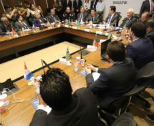 O governador Carlos Massa Ratinho Junior e o ministro da Justiça Sergio Moro, participaram da Encontro do Conselho Nacional de Secretários de Estado da Justiça, Cidadania, Direitos Humanos e Administração Penitenciária. Participaram: os secretários: de Segurança Pública, cel. Romulo Marinho Soares; entre outros.Curitiba, 04-10-19.Foto: Arnaldo Alves / AEN.