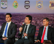 O governador Carlos Massa Ratinho Junior acompanha nesta sexta-feira (04), ações do projeto Em Frente, Brasil de combate à criminalidade violenta acompanhado do ministro da Justiça e Segurança Pública, Sergio Moro, prefeito de São José dos Pinhais, Toninho Fenelon, e do secretário estadual da Segurança Pública, coronel Rômulo Marinho Soares. 03/10/2019 - Foto: Geraldo Bubniak/AEN