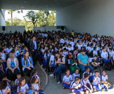 O governador Carlos Massa Ratinho Junior lança nesta quarta-feira (09) o projeto Cinema na Praça, que beneficiará cidades com até dez mil habitantes que não têm cinemas de rua ou em centros comerciais, no Palácio Iguaçu, em Curitiba. 09/10/2019
