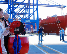 O Paraná passou a ter o maior terminal portuário em movimentação de contêineres do País. Nesta quinta-feira (10) o governador Carlos Massa Ratinho Junior inaugurou as obras de ampliação do Terminal de Contêineres de Paranaguá (TCP), que aumentarão o potencial de operação em 66%, passando das atuais 1,5 milhão TEUs/ano para 2,5 milhões.