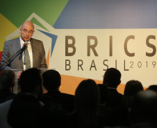 A integração de ações nas áreas de economia criativa e audiovisual estão entre os temas discutidos na quarta Reunião dos Ministros da Cultura do BRICS, que acontece nesta sexta-feira (11), em Curitiba. O secretário de Estado da Comunicação Social e Cultura, Hudson José, participou da abertura do encontro, no Museu Oscar Niemeyer.Foto: José Fernando Ogura/AEN