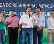 O governador Carlos Massa Ratinho Junior entrega nesta sexta-feira (11)  moradias populares em  Prado Ferreira.  As moradias fazem parte de um projeto integrado do Governo do Estado com o Governo Federal e o município. Foto: Gilson Abreu/AEN