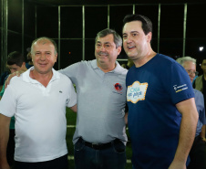 A cidade de Marumbi, no Vale do Ivaí, ganhou uma nova área para esporte e lazer. Neste sábado (12), Dia das Crianças, o governador Carlos Massa Ratinho Junior inaugurou uma unidade do programa Meu Campinho no município. O Governo do Estado investiu R$ 390 mil no espaço, que fica próximo ao conjunto habitacional Ademar Rejani. Além do Meu Campinho, Marumbi também foi a primeira cidade a receber o projeto Cinema na Praça, lançado nesta semana pelo governador.