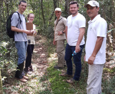 Uma equipe técnica do Instituto Ambiental do Paraná (IAP) fez vistorias de monitoramento em nove Reservas Particulares do Patrimônio Natural (RPPNs). As vistorias estão previstas no Projeto de Pagamento por Serviços Ambientais (PSA) - edital nº 01/2018 para verificar se as ações estabelecidas no Projeto Individual da Propriedade (PIP) estão sendo cumpridas pelos proprietários dessas áreas. Foto: Divulgação/IAP